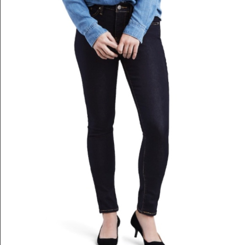 Levi’s 311 Shaping Skinny